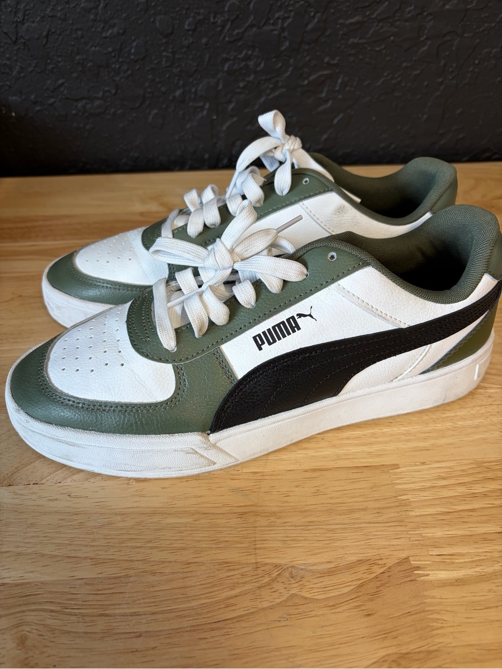 Puma Men’s White, Olive Green & Black Low-Top Sneakers